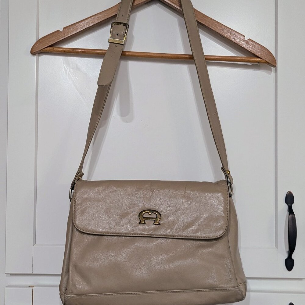 VTG Aigner Taupe Leather Shoulder Bag Belt Buckle Strap 3 Compartments